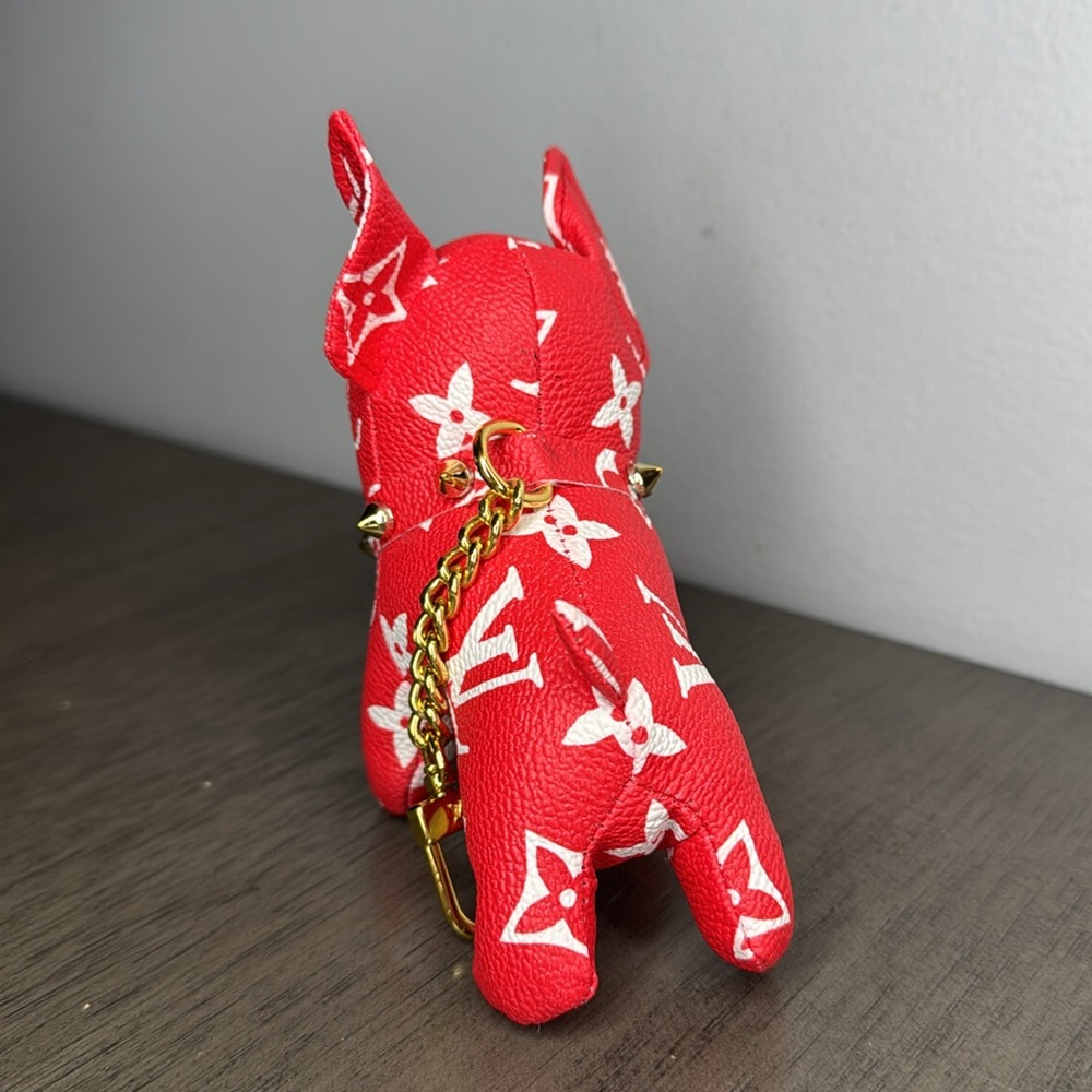 Red keychain - Picture 2 of 4